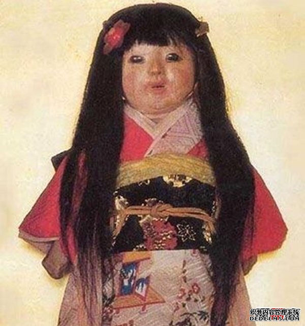 日本十大真實(shí)靈異事件,女星拍攝溫泉里多出了一只手