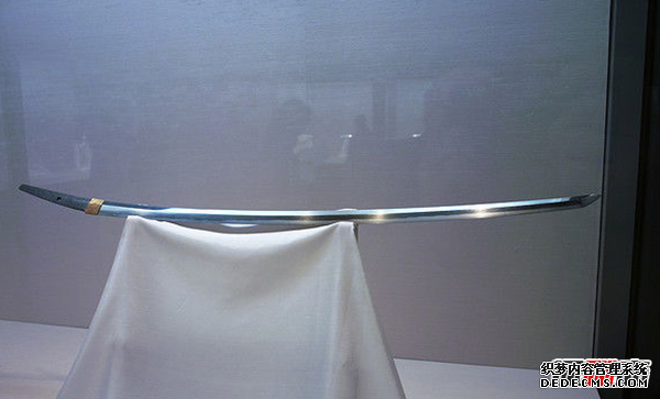 日本十大傳世國寶,三日月宗近是日本天下五劍中最美的劍