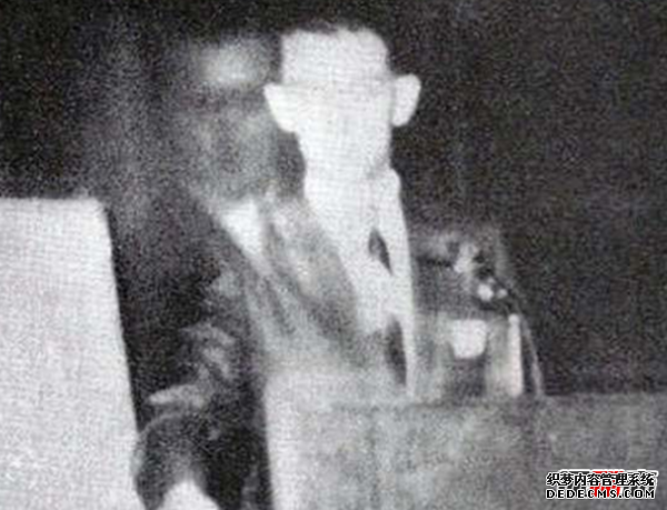 人死后的鬼魂照片?十張嚇死人30萬(wàn)的照片