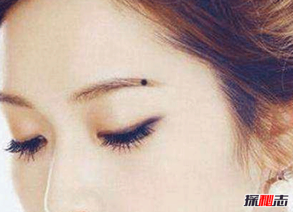 女人痣長(cháng)哪里最有福氣,女人10處有痣是富貴痣