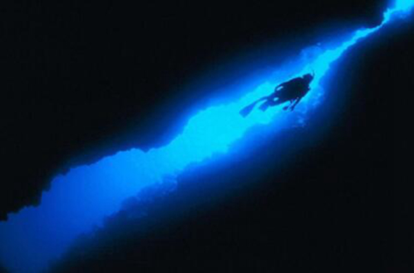 馬里亞納海溝恐怖在哪?為什么說(shuō)馬里亞納海溝很恐怖