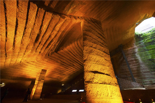 龍游石窟之謎：1992年龍游石窟發(fā)現大量超現代科技的設備