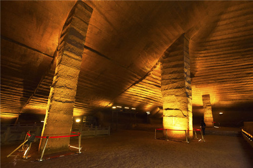 龍游石窟之謎：1992年龍游石窟發(fā)現大量超現代科技的設備