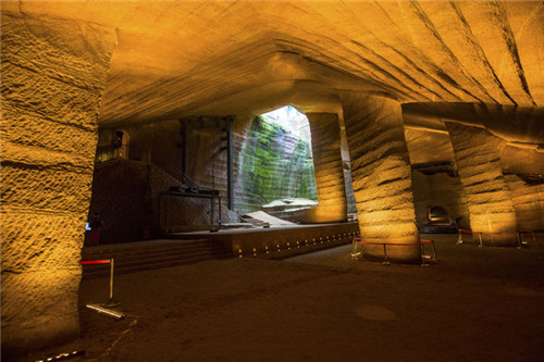 龍游石窟之謎：1992年龍游石窟發(fā)現大量超現代科技的設備