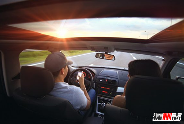 被閃電擊中會(huì )死嗎?十大閃電擊人離奇事件