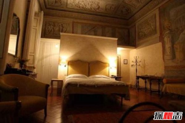 芭提雅十大鬧鬼酒店,鏡子里出現詭異人臉