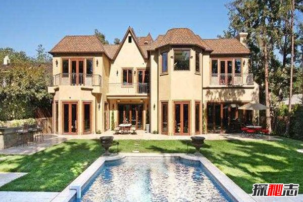 1972面無(wú)表情的女人