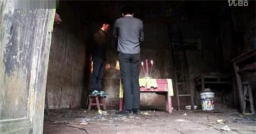 2009年重慶紅衣男孩事件 深度揭秘重慶紅衣男孩事件背后真相