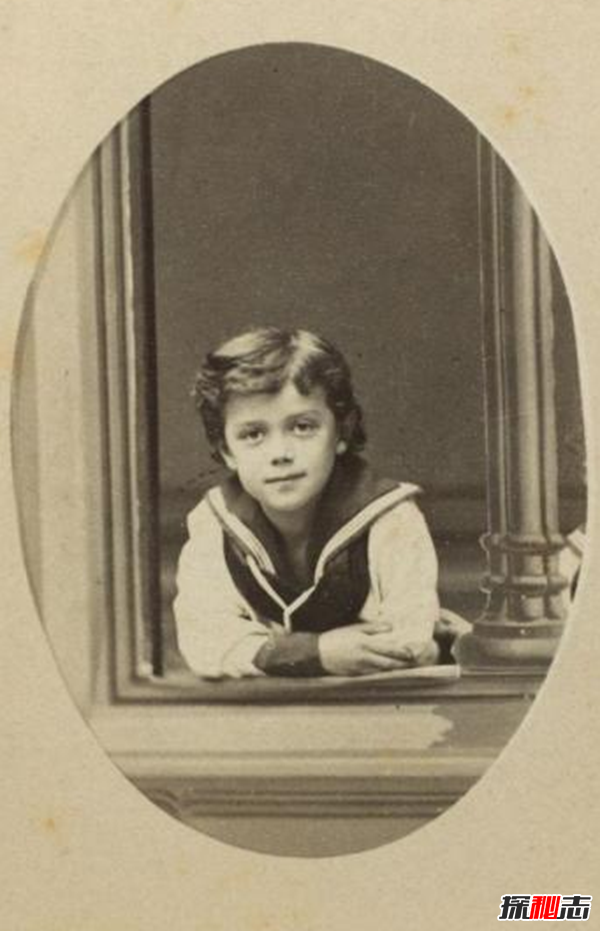 沙皇500噸黃金之謎,被藏匿世界某秘密基地(120萬(wàn)護送部隊無(wú)故消失)