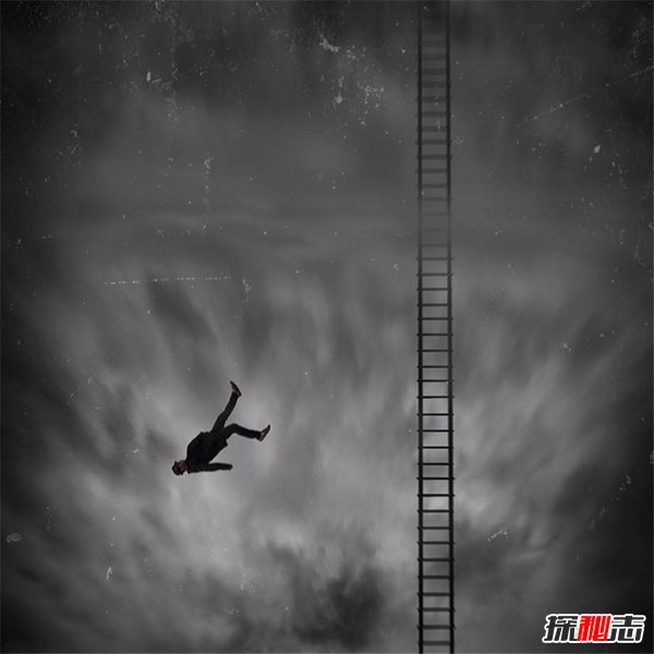 閃回現象之謎,平行宇宙導致閃回現象