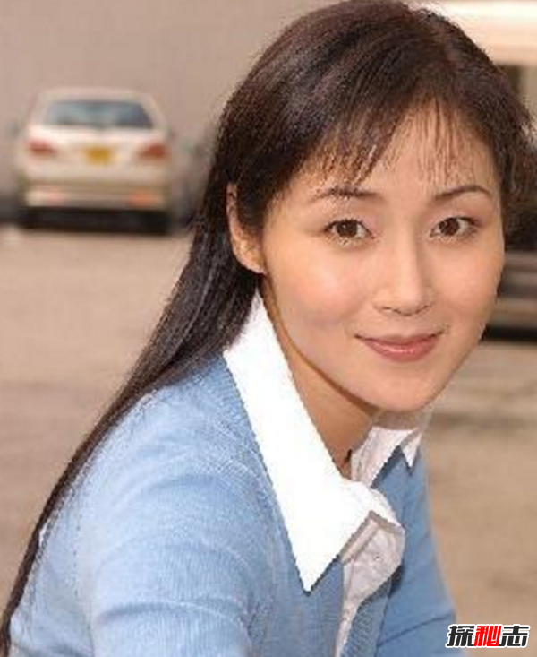 深扒!柏雪靈異事件,拍戲半夜刮墻壁自殘手指