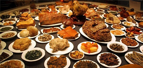 什么是滿(mǎn)漢全席，都有什么菜？滿(mǎn)漢全席108道菜名和來(lái)歷起源