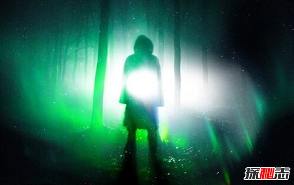 十大超自然事件,冬天雪地里出現惡魔腳印(嚇瘋居民)