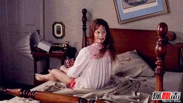 十大真實(shí)鬧鬼事件，廁所坑中突然出現手給你遞紙