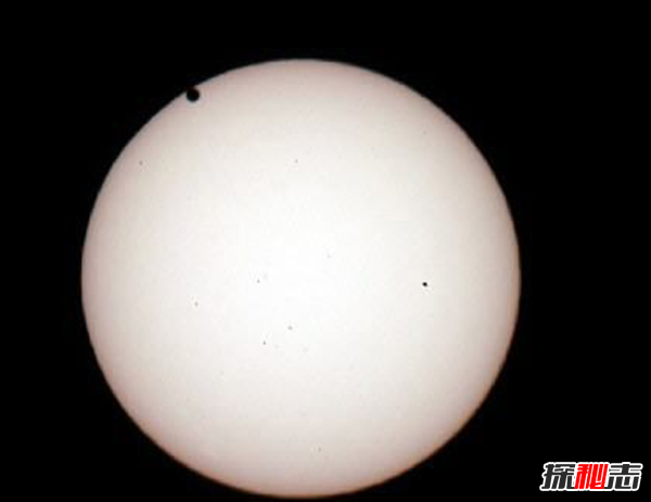 世界罕見(jiàn)的十大天文現象,比哈雷彗星亮一千倍居然是它