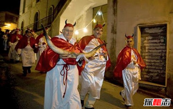 世界上十個(gè)奇怪有趣的節日 裸體節、UFO節榜上有名