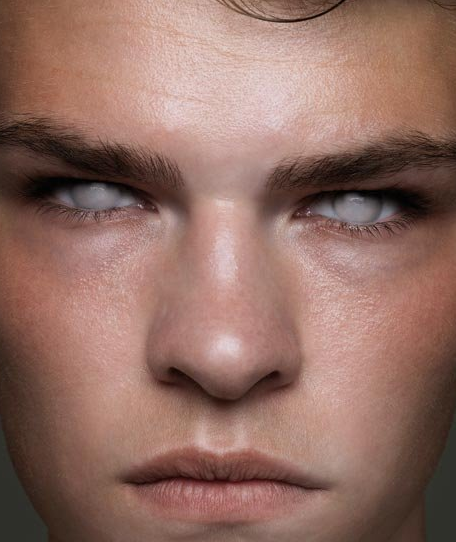 世界上稀有的銀眼睛人：盲人屬于其中一種