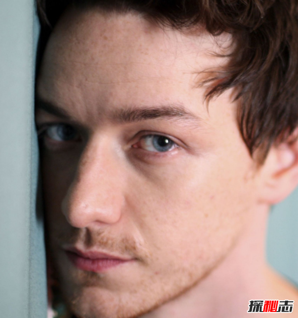 世界上眼睛最漂亮的人:詹姆斯.麥卡沃伊(湛藍星空般眼睛)