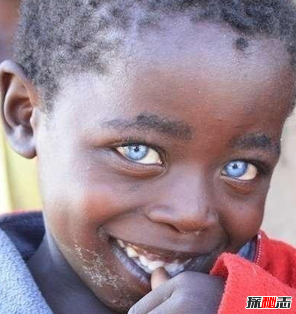 世界上眼睛最漂亮的人:詹姆斯.麥卡沃伊(湛藍星空般眼睛)