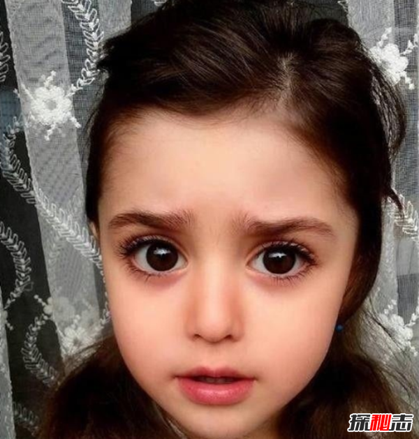 世界上眼睛最漂亮的人:詹姆斯.麥卡沃伊(湛藍星空般眼睛)