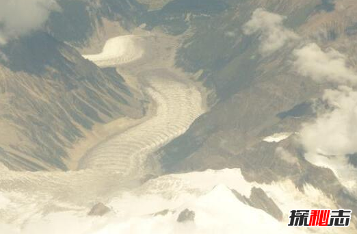 飛機上拍到真龍，真龍現身征兆著(zhù)什么?