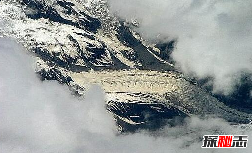 飛機上拍到真龍，真龍現身征兆著(zhù)什么?