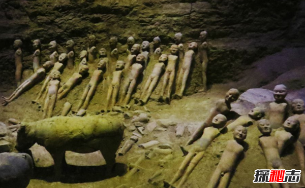 盜墓賊迷戀千年古尸,同居尸奸后中毒死亡