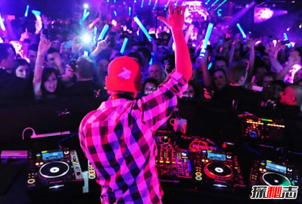 第一次約會(huì )怎么聊天?初次約會(huì )不應該說(shuō)的20句話(huà)