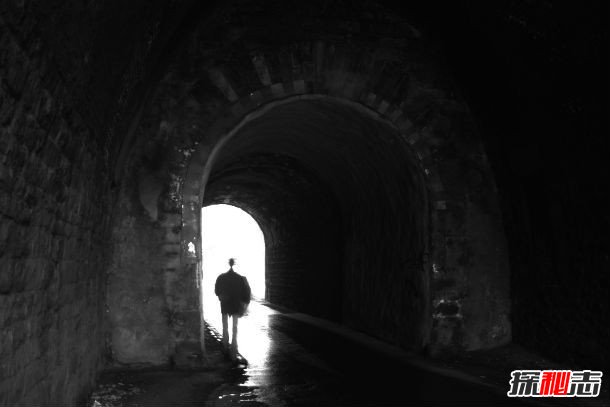 鬼壓床是睡眠癱瘓?科學(xué)解釋恐怖的睡眠癱瘓