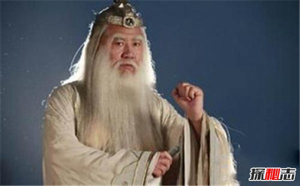 將臣和鴻鈞老祖誰(shuí)厲害,鴻鈞老祖直接鎮壓將臣